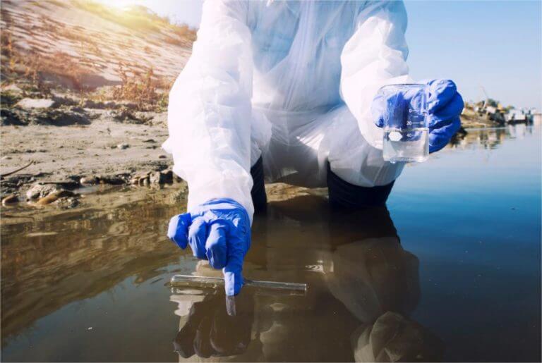 agua contaminada