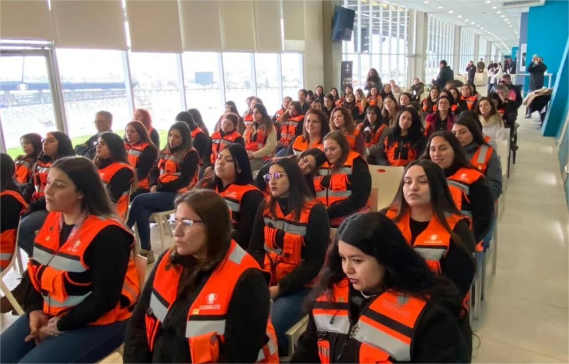 86 mujeres se incorporaron como operadoras y mantenedoras en El Teniente