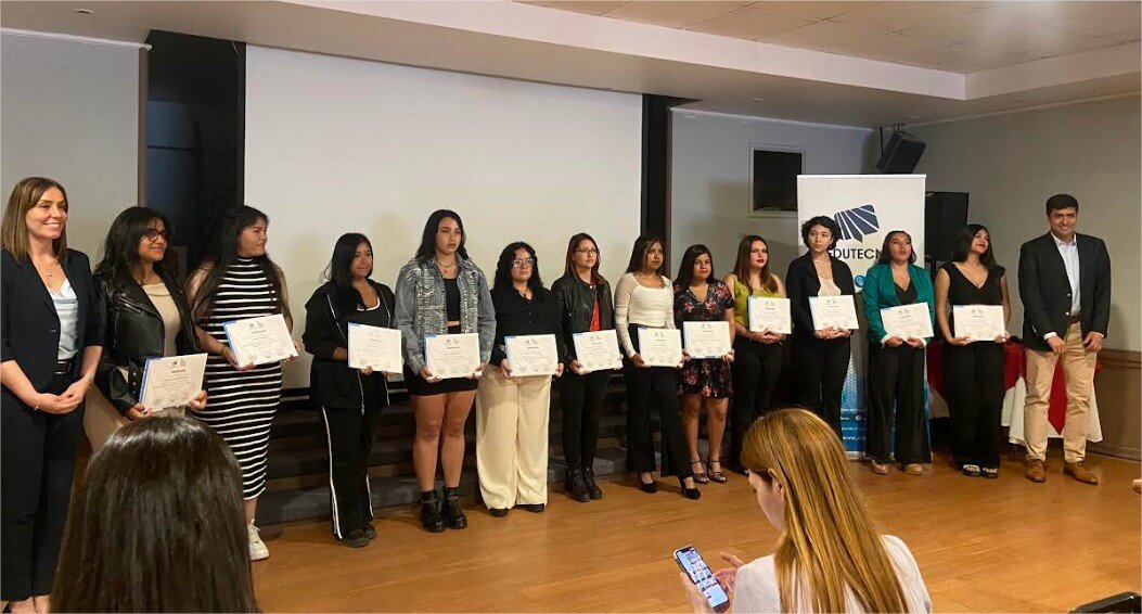 Aprimin celebró graduación de alumnas en “Herramientas de Seguridad y Organización del Trabajo Minero”