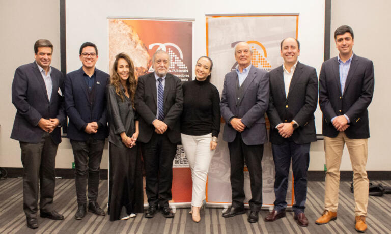 Aprimin abordó “El Impacto de la Computación Espacial en la Minería” en nueva jornada de networking