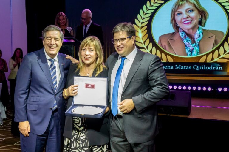 Ejecutiva de Minera Candelaria recibe “Premio Isidora Goyenechea Gallo” en reconocimiento a su trayectoria y liderazgo 