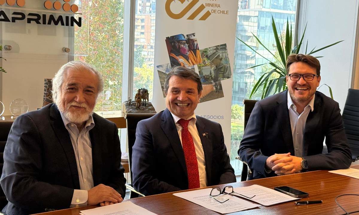 Cámara Minera de Chile y APRIMIN sellan alianza estratégica para impulsar la minería espacial