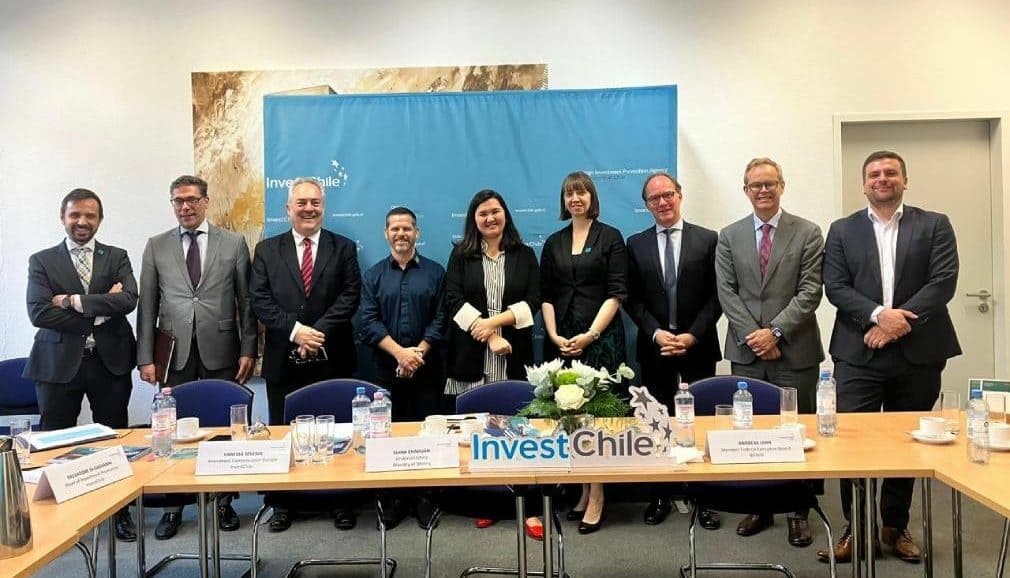 Chile firma acuerdo clave para impulsar inversión alemana durante InvestChile Week en Berlín