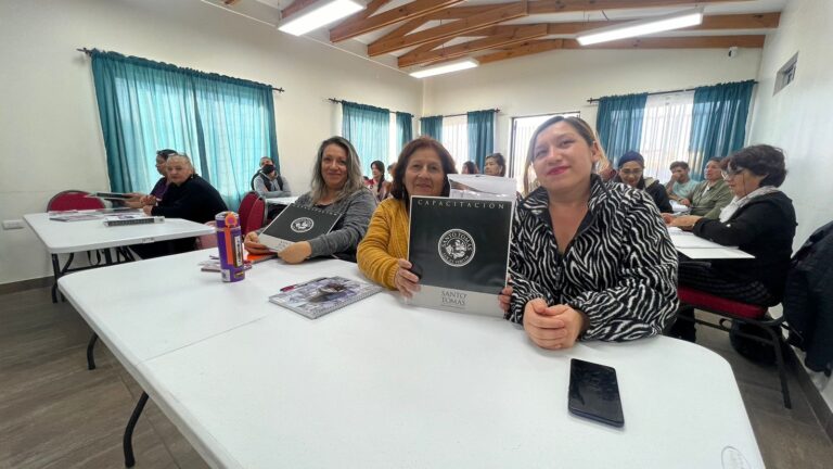 Paneles solares capacitación Minera Candelaria.