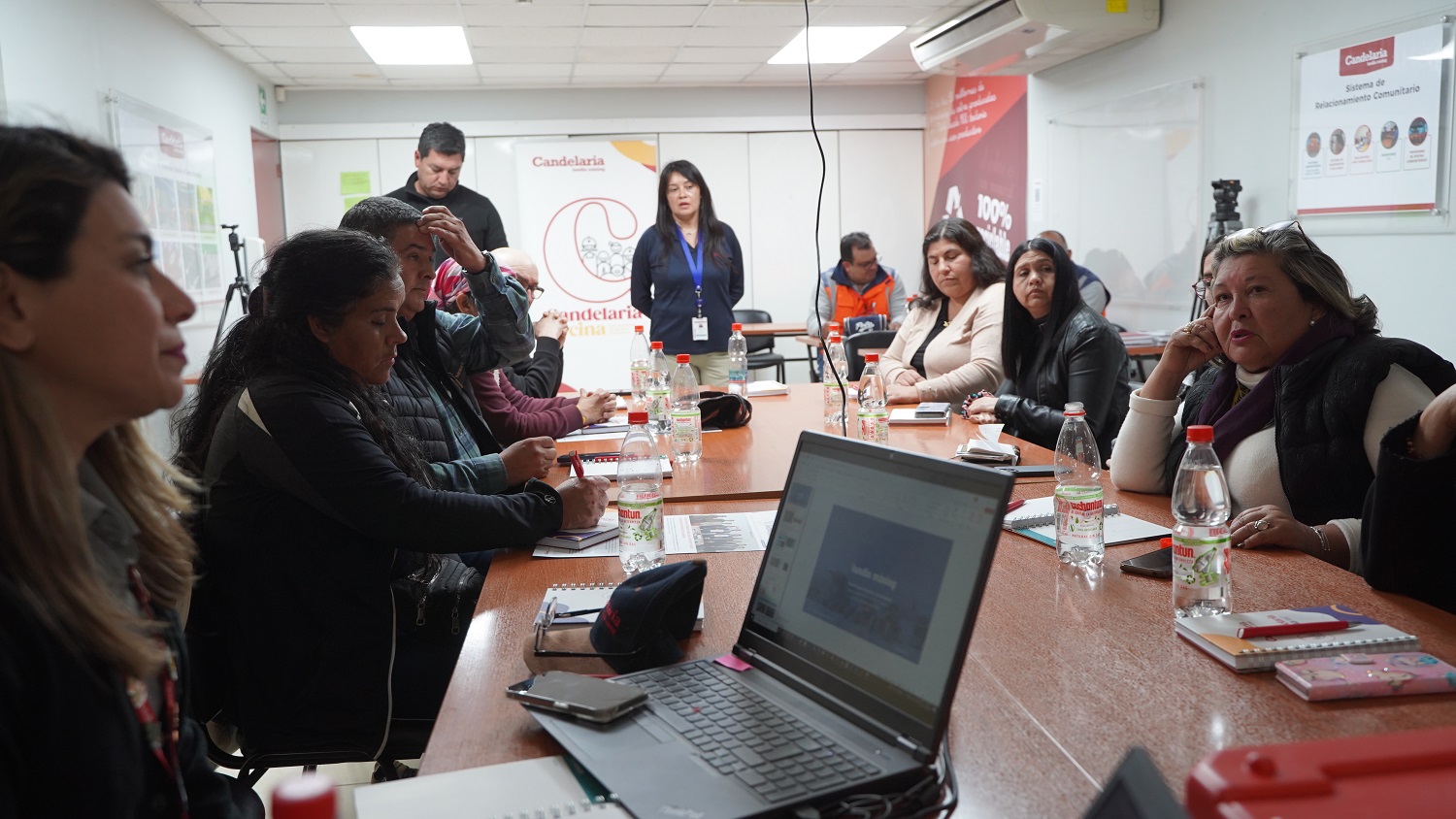 Taller tronaduras Candelaria en Tierra Amarilla.