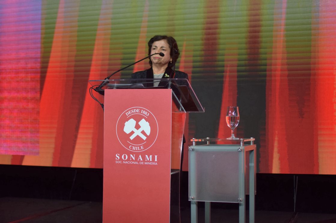 Ministra Aurora Williams destacó logros en la Cena Anual de la Minería 2025