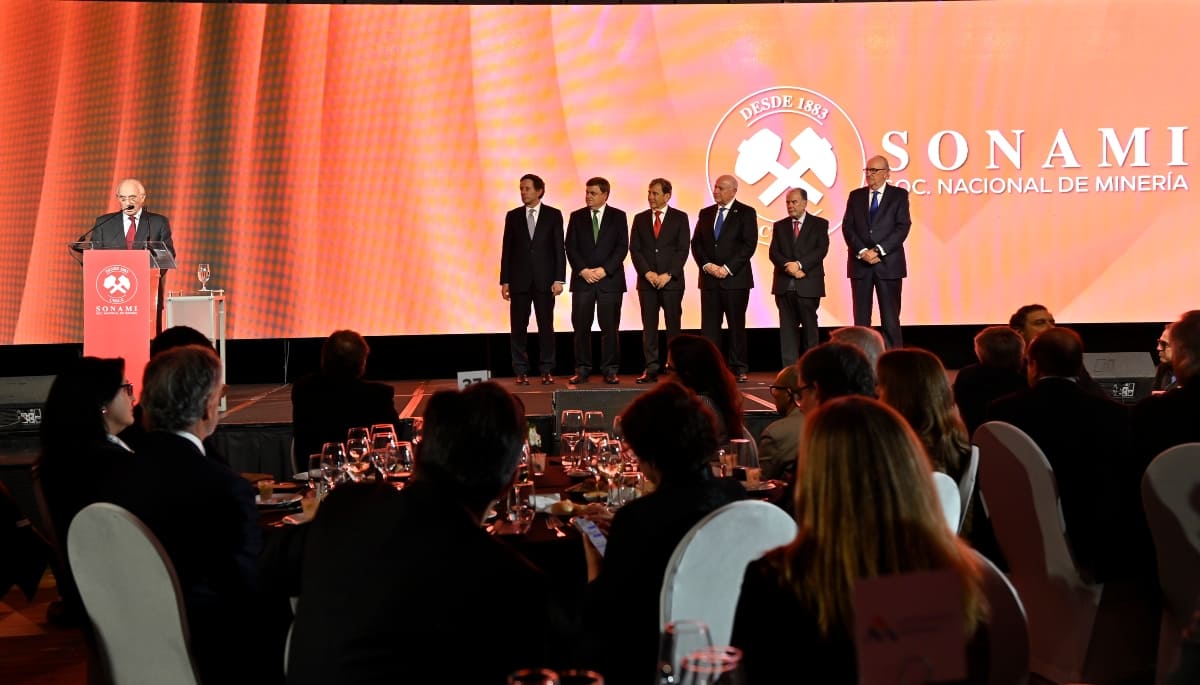 Exministros de Minería llaman a un acuerdo nacional para reimpulsar el sector