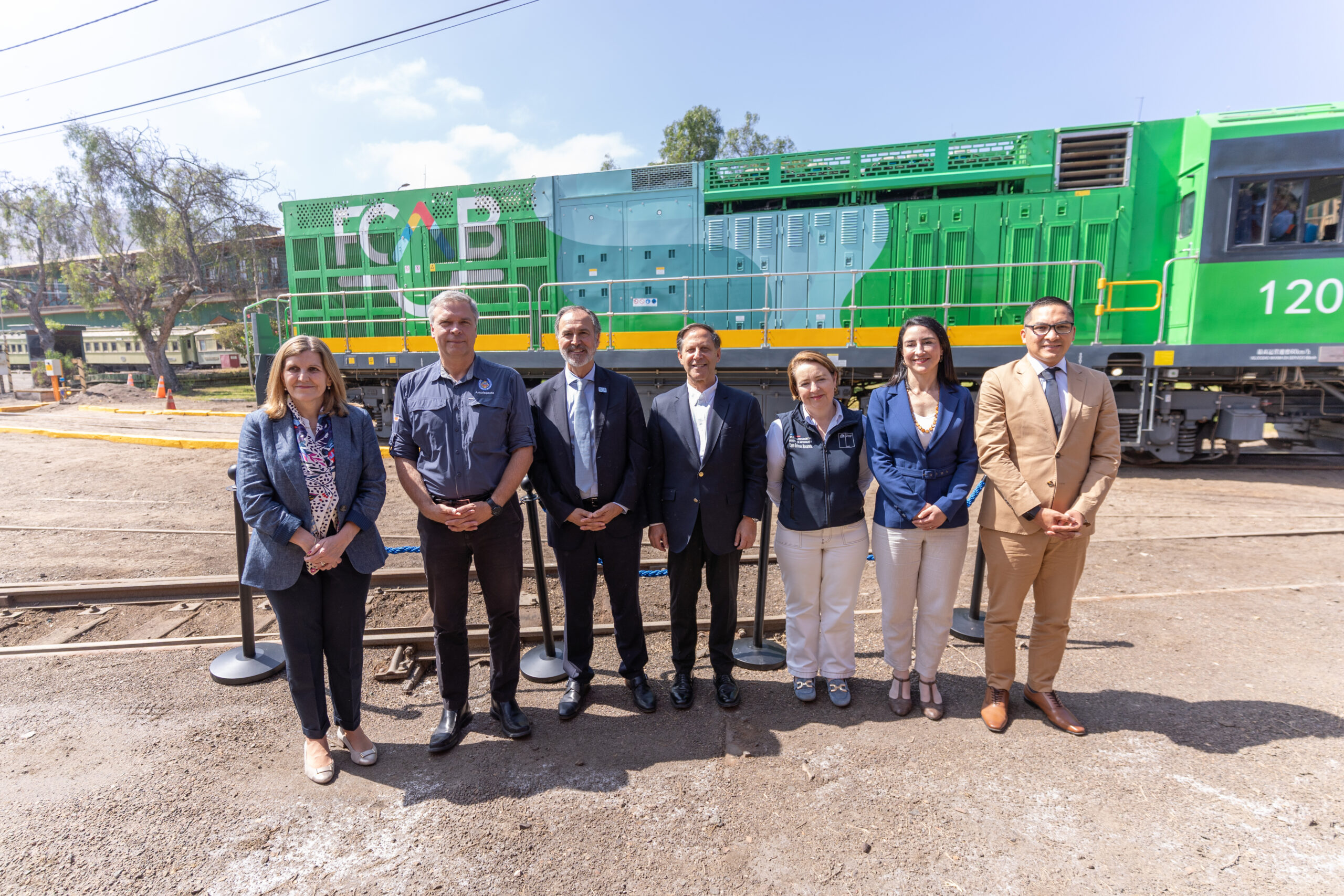 Ferrocarril de Antofagasta realiza el primer viaje de una locomotora a hidrógeno verde en Chile y Latinoamérica