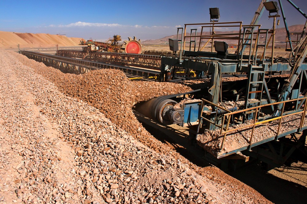 Corporación Alta Ley y SONAMI impulsan estudios y tecnologías para potenciar la pequeña minería