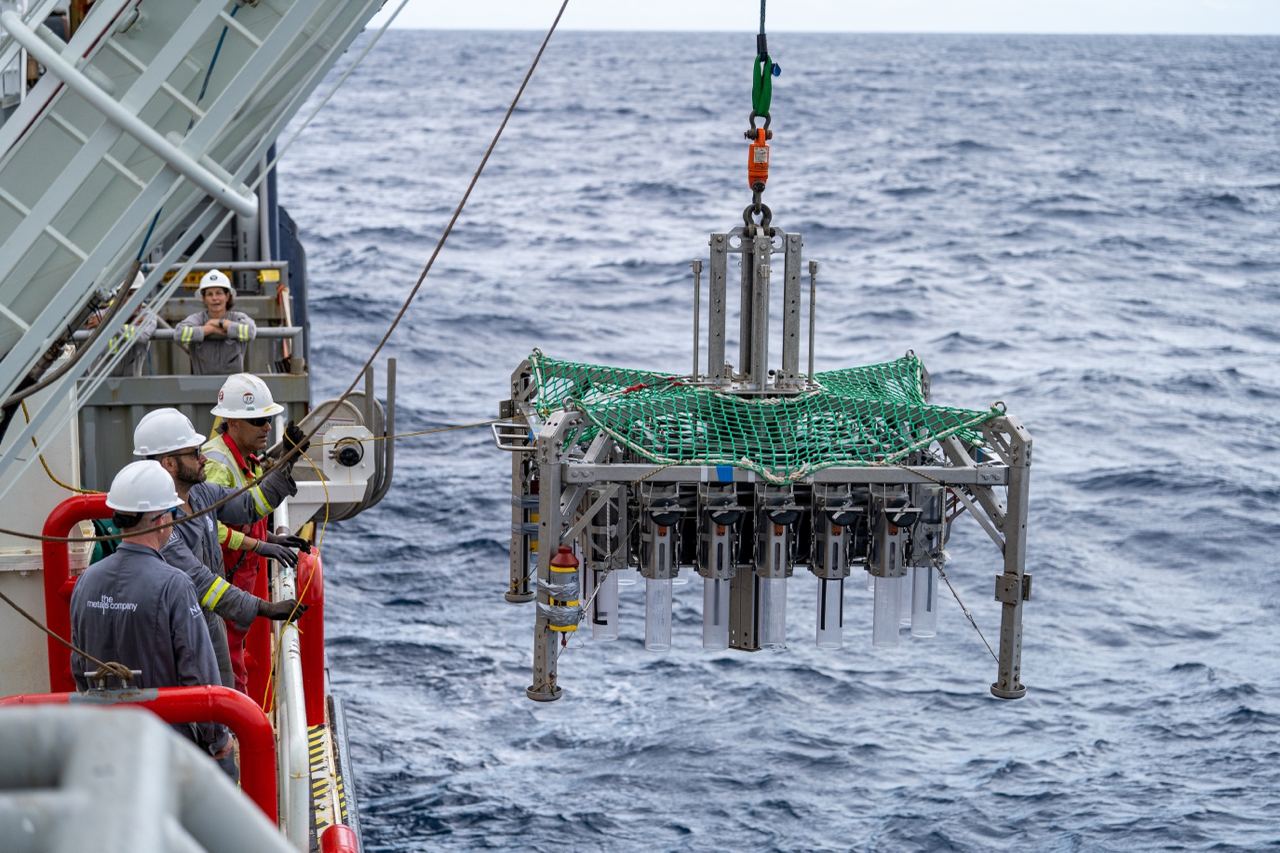 Cochilco analiza potencial, riesgos y avances regulatorios de la minería submarina