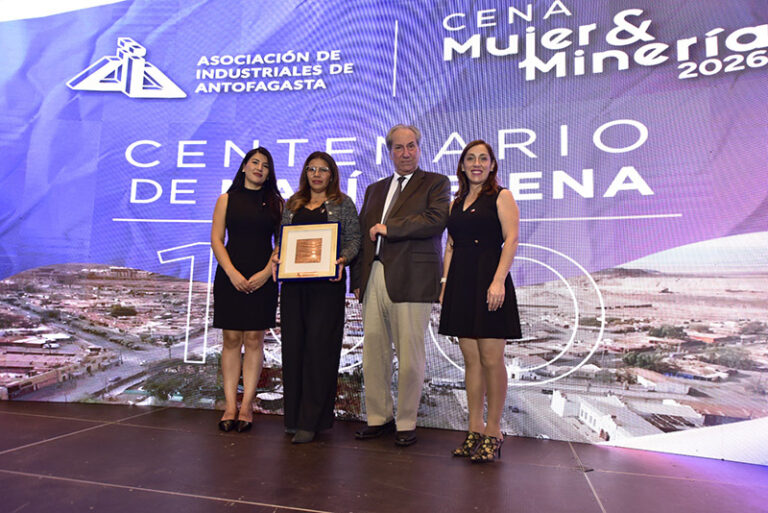 Minería chilena lidera inclusión femenina y proyecta desafíos hacia 2026