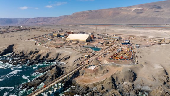 Teck anticipa mayores costos operativos en Chile por alza de combustibles y transporte