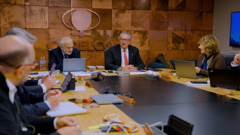 Bernardo Fontaine encabeza su primer directorio en Codelco