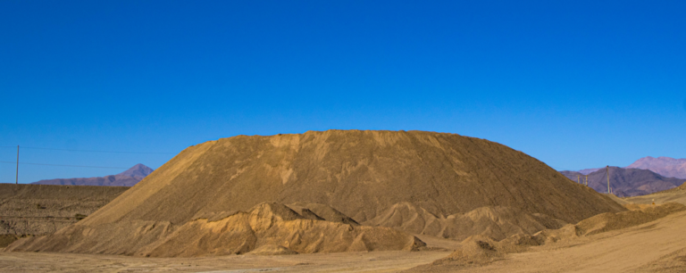 ENAMI amplía plazo para venta de 400 mil toneladas de minerales de oro en stock