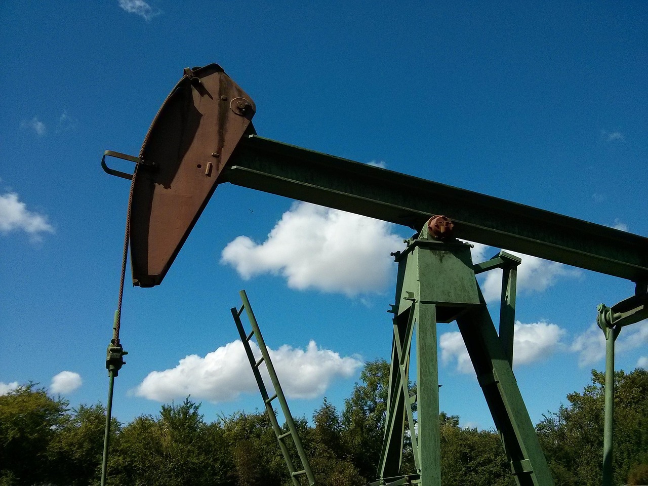 Producción de petróleo y gas en América Latina crece impulsada por Brasil, Guyana y Argentina