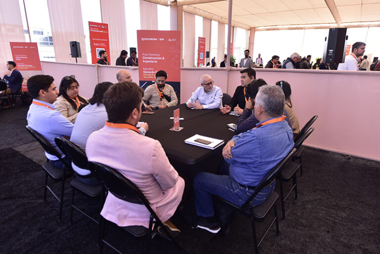 Escondida | BHP y la AIA consolidan polo de desarrollo regional en exitoso encuentro de proveedores