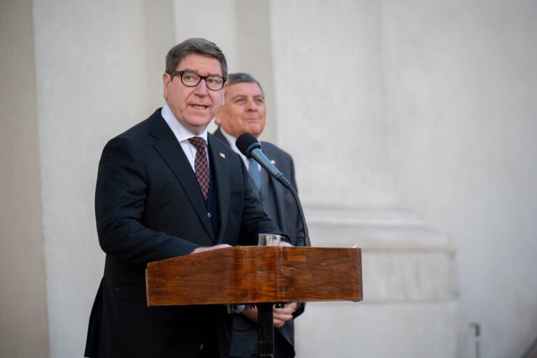 Gobierno crea mesa interministerial para generar 50 mil empleos con foco en regiones y mujeres