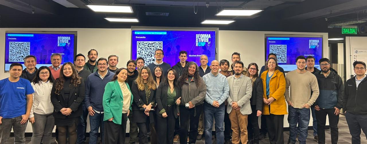 CNP y Centro de Innovación UC fortalecen a startups mineras con capacitación en gestión documental