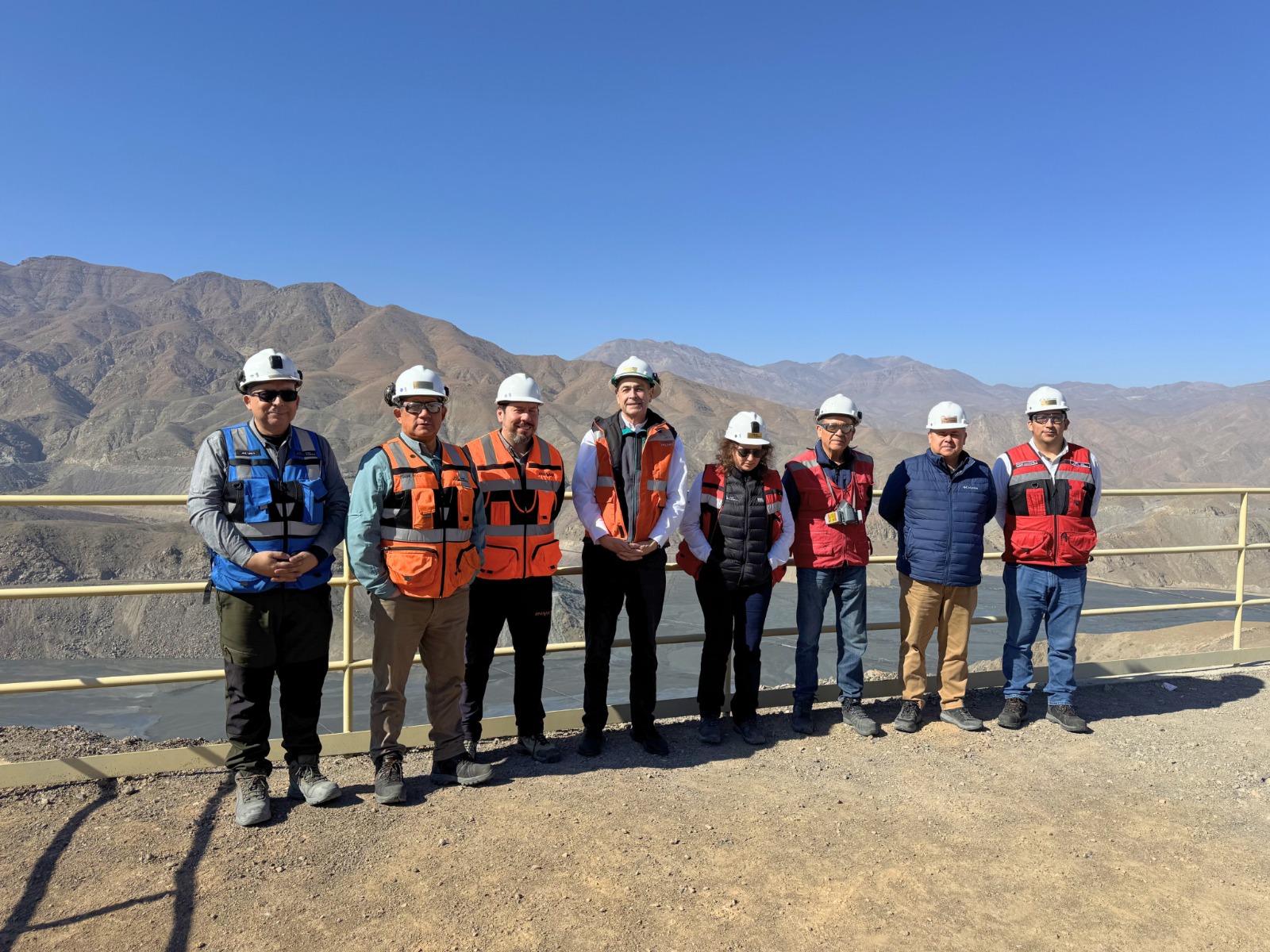Vicepresidente Ejecutivo de ENAMI visita SCM Carola para fortalecer vínculos con la mediana minería