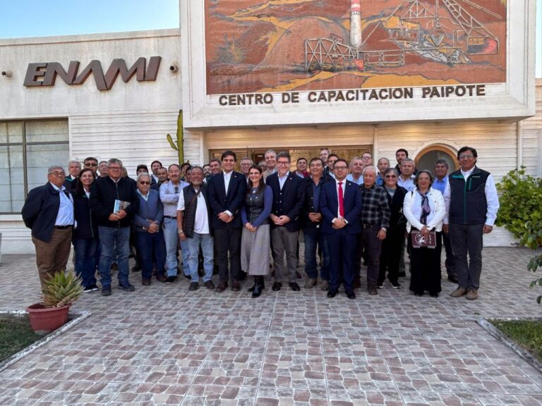 Biministro Mas recoge inquietudes de la pequeña minería para fortalecer el rol de ENAMI