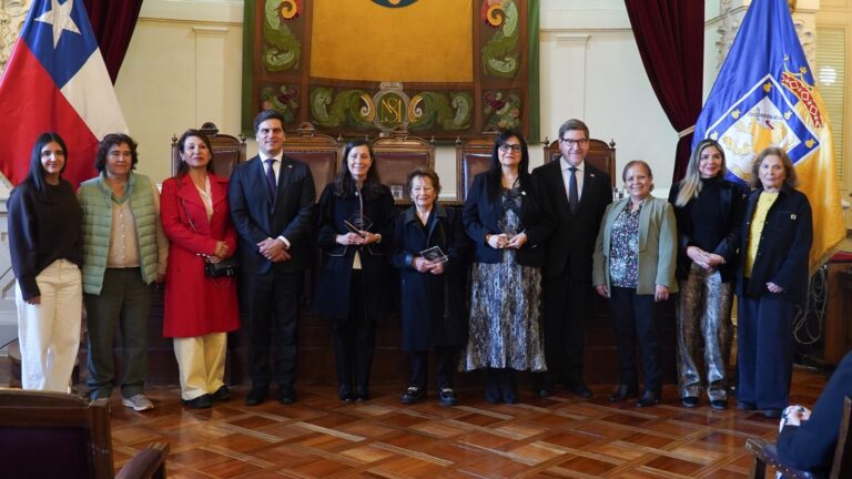 Entregan Premio Karen Poniachik 2026 a mujeres destacadas del sector minero