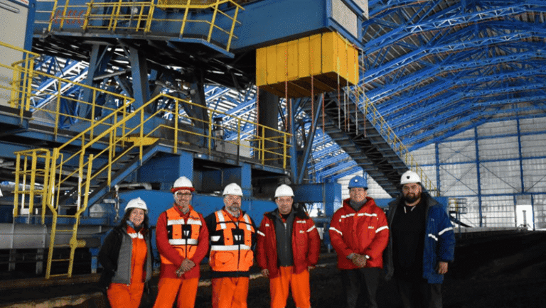 Seremi de Minería de Magallanes visita operación subterránea de YCRT en Argentina